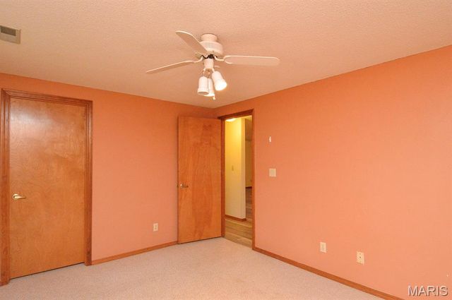 1221 Bridge Park Drive, Alton, IL 62002