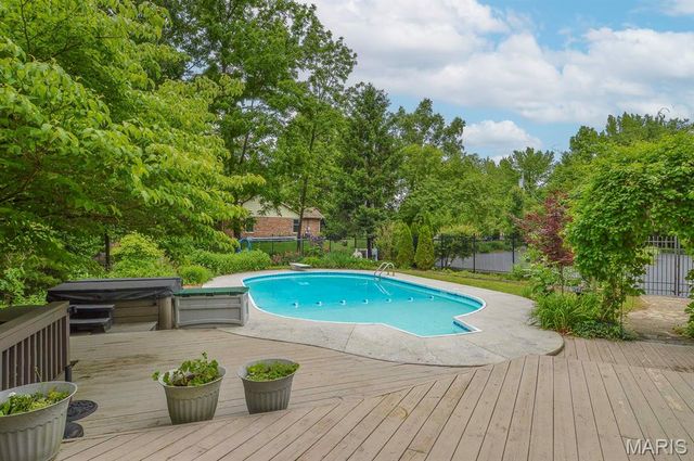 1221 Bridge Park Drive, Alton, IL 62002