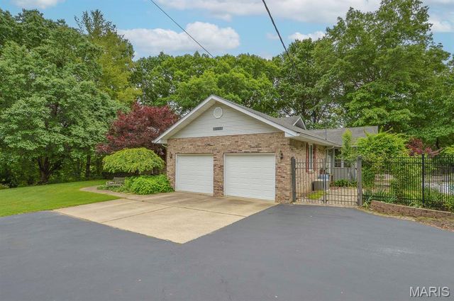 1221 Bridge Park Drive, Alton, IL 62002