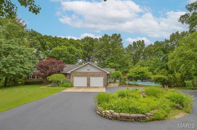 1221 Bridge Park Drive, Alton, IL 62002