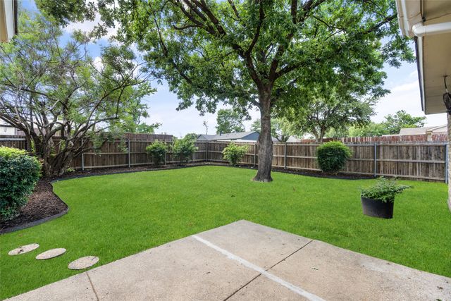 5001 Wheeler Circle, The Colony, TX 75056