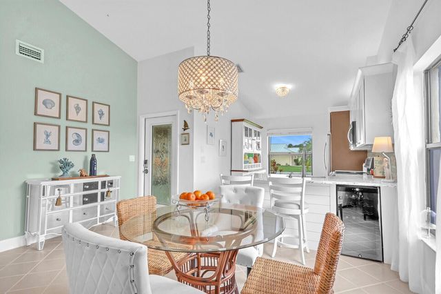 7655 SE Sugar Sand Circle, Hobe Sound, FL 33455