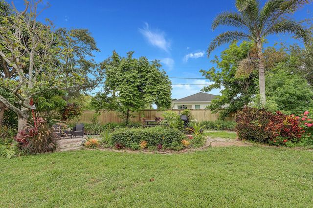 7655 SE Sugar Sand Circle, Hobe Sound, FL 33455
