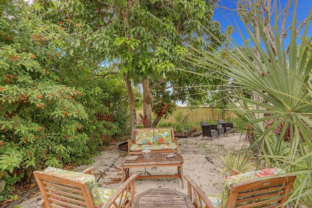 7655 SE Sugar Sand Circle, Hobe Sound, FL 33455