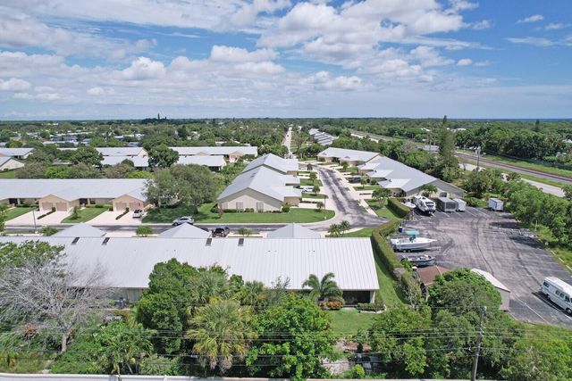 7655 SE Sugar Sand Circle, Hobe Sound, FL 33455