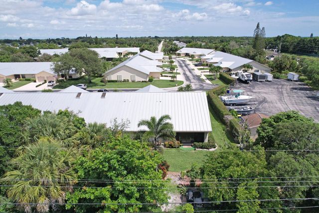 7655 SE Sugar Sand Circle, Hobe Sound, FL 33455