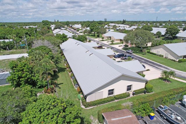 7655 SE Sugar Sand Circle, Hobe Sound, FL 33455