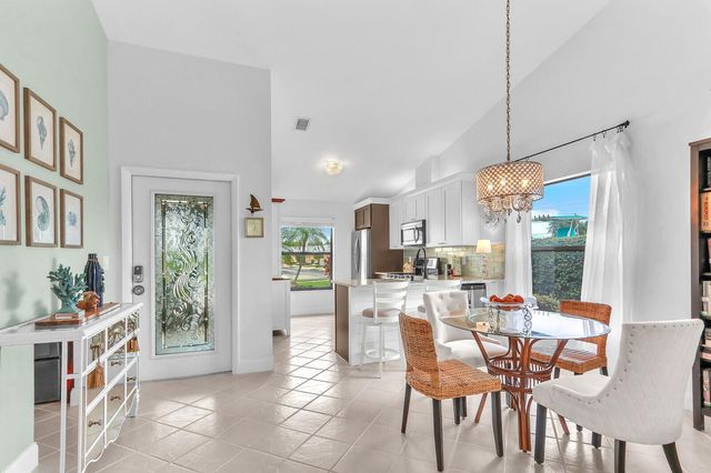 7655 SE Sugar Sand Circle, Hobe Sound, FL 33455