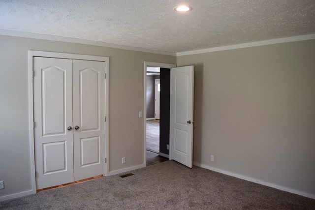 2166 Shrum Cemetery Rd, Westmoreland, TN 37186