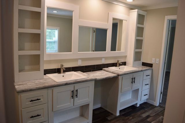 2166 Shrum Cemetery Rd, Westmoreland, TN 37186