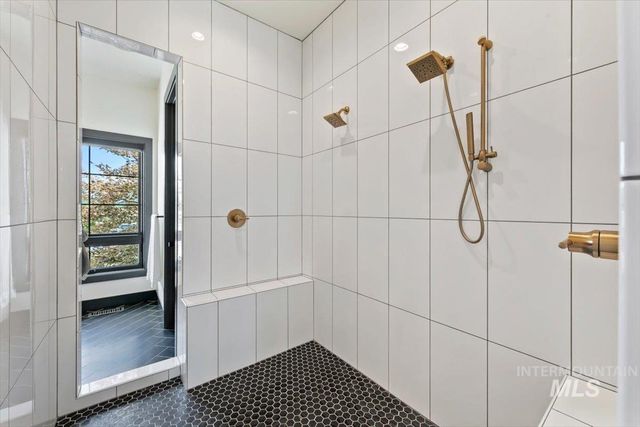 2972 N Ballantyne Ln, Eagle, ID 83616