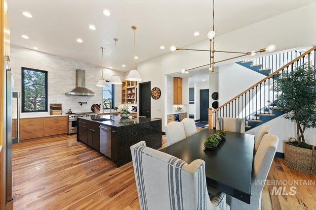 2972 N Ballantyne Ln, Eagle, ID 83616