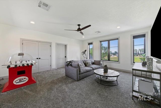 2972 N Ballantyne Ln, Eagle, ID 83616