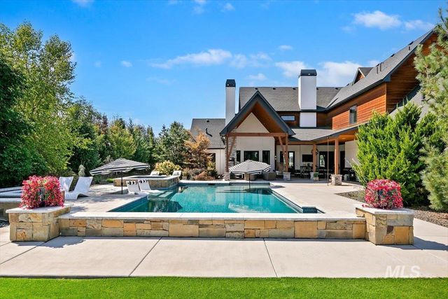 2972 N Ballantyne Ln, Eagle, ID 83616
