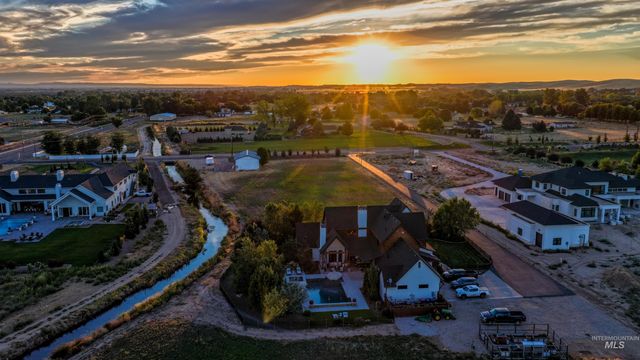 2972 N Ballantyne Ln, Eagle, ID 83616