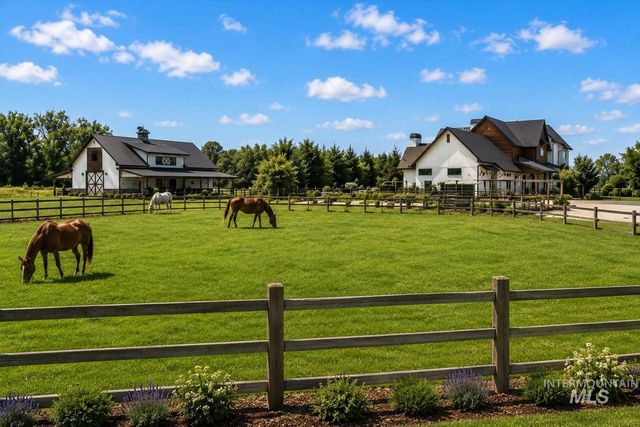 2972 N Ballantyne Ln, Eagle, ID 83616