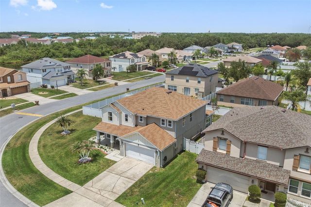 831 NEPTUNE POINTE LANE, Kissimmee, FL 34744