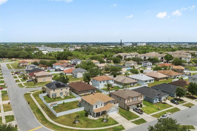 831 NEPTUNE POINTE LANE, Kissimmee, FL 34744