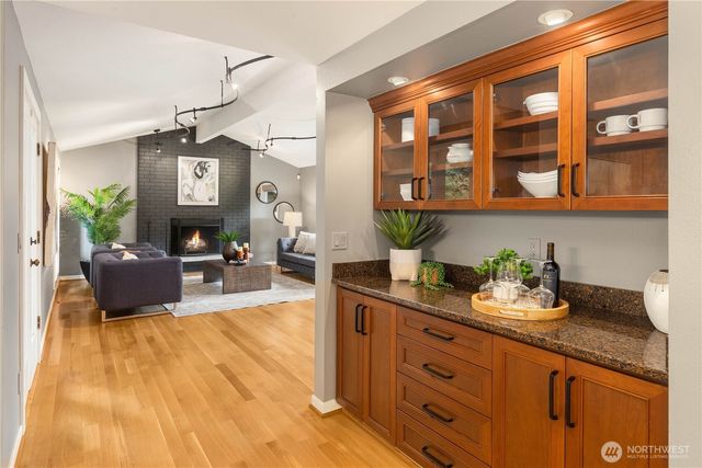 7803 89th Place SE, Mercer Island, WA 98040
