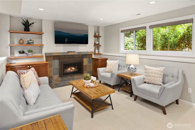 7803 89th Place SE, Mercer Island, WA 98040