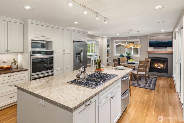 7803 89th Place SE, Mercer Island, WA 98040