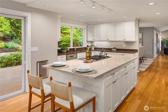 7803 89th Place SE, Mercer Island, WA 98040