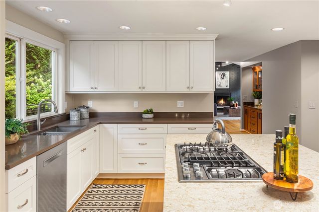 7803 89th Place SE, Mercer Island, WA 98040