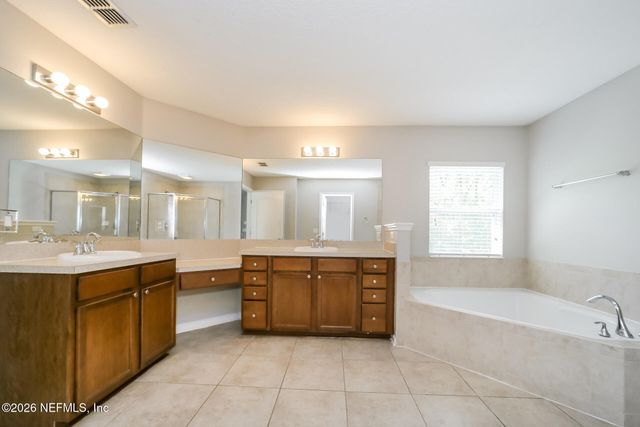 1550 CARPATHIAN Drive, Jacksonville, FL 32218