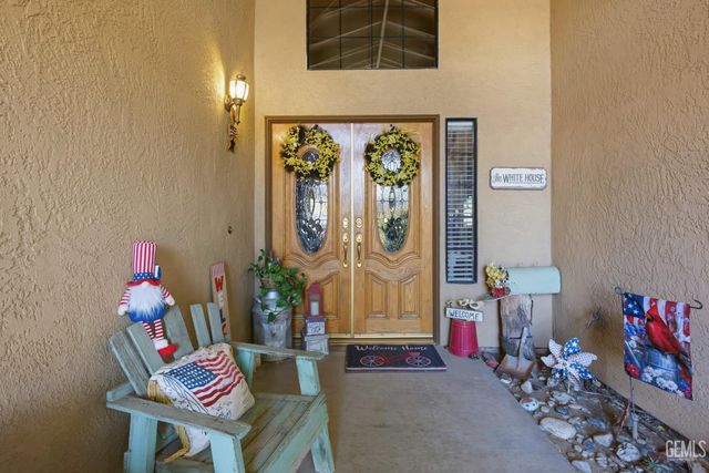 6808 Autumn Ridge Drive, Bakersfield, CA 93306