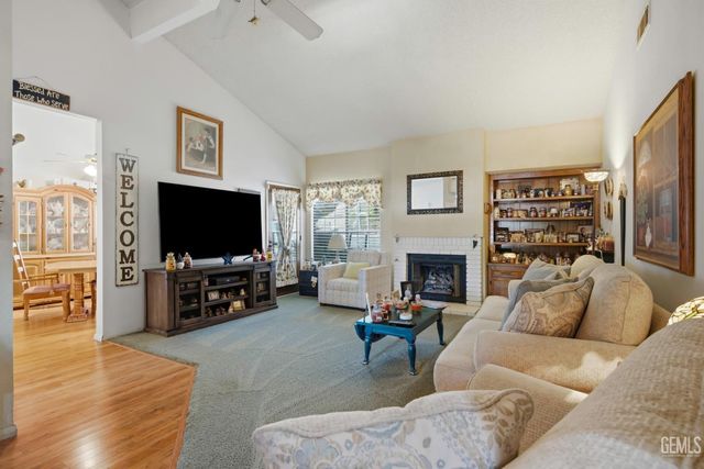 6808 Autumn Ridge Drive, Bakersfield, CA 93306