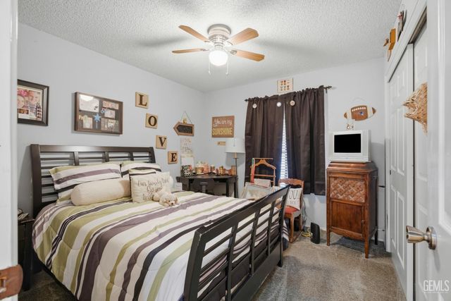 6808 Autumn Ridge Drive, Bakersfield, CA 93306