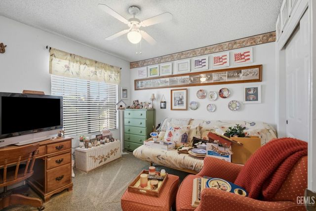 6808 Autumn Ridge Drive, Bakersfield, CA 93306