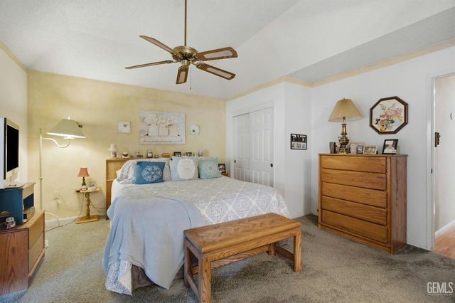 6808 Autumn Ridge Drive, Bakersfield, CA 93306