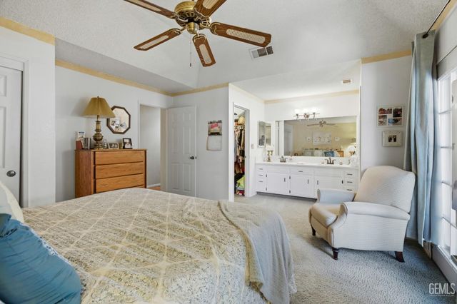 6808 Autumn Ridge Drive, Bakersfield, CA 93306