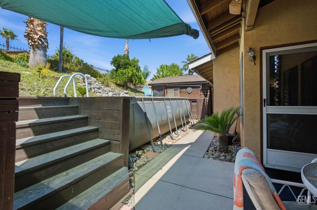 6808 Autumn Ridge Drive, Bakersfield, CA 93306