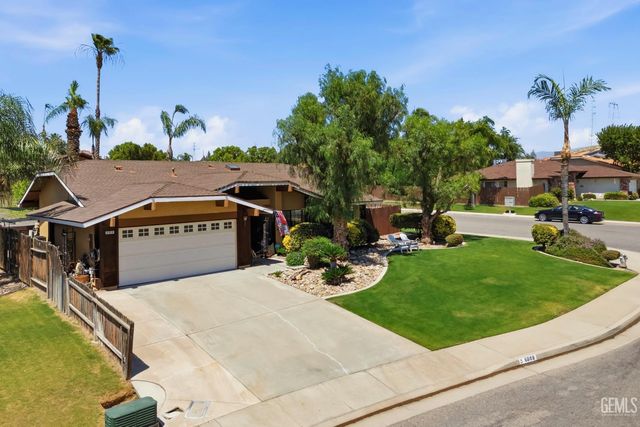 6808 Autumn Ridge Drive, Bakersfield, CA 93306