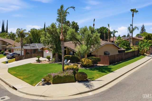 6808 Autumn Ridge Drive, Bakersfield, CA 93306
