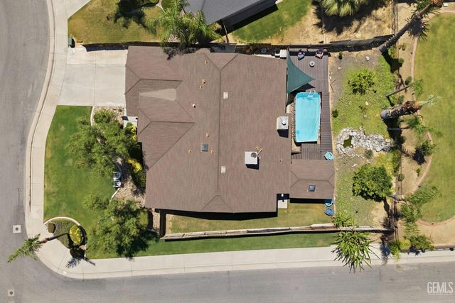 6808 Autumn Ridge Drive, Bakersfield, CA 93306