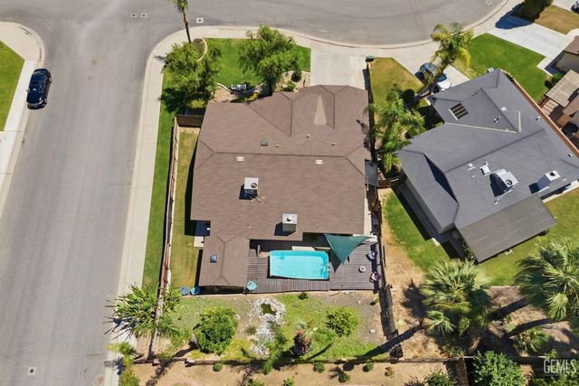 6808 Autumn Ridge Drive, Bakersfield, CA 93306