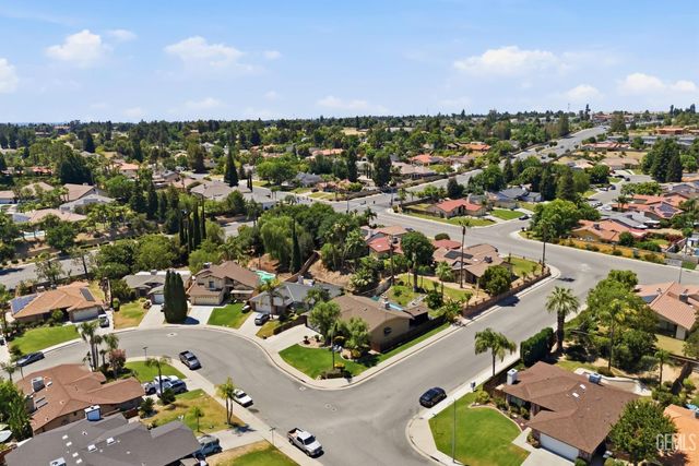 6808 Autumn Ridge Drive, Bakersfield, CA 93306