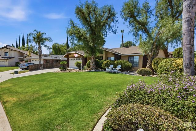 6808 Autumn Ridge Drive, Bakersfield, CA 93306