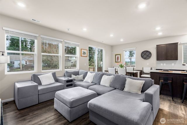 6442 Langley Avenue NE, Bremerton, WA 98311