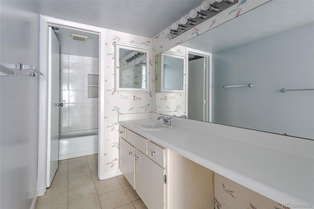 2525 S Dayton Way 1301, Denver, CO 80231