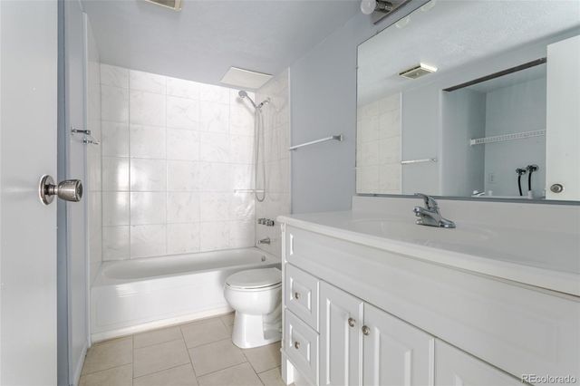 2525 S Dayton Way 1301, Denver, CO 80231