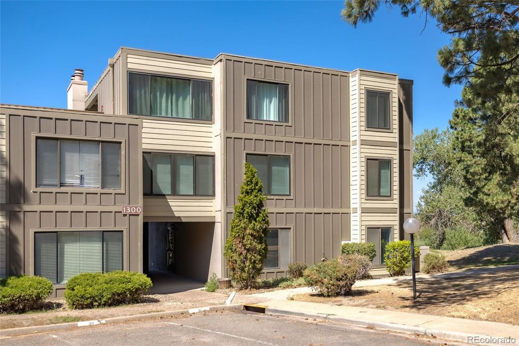 2525 S Dayton Way 1301, Denver, CO 80231