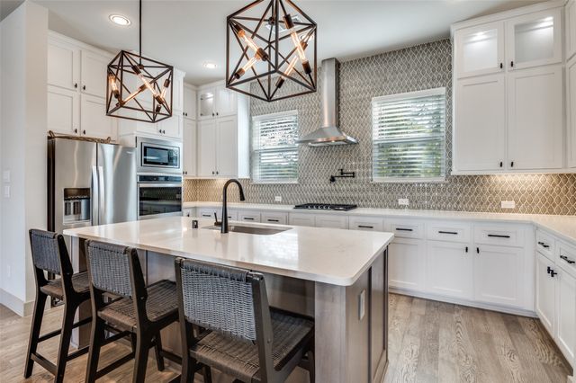 1434 Elevado Drive, Dallas, TX 75212