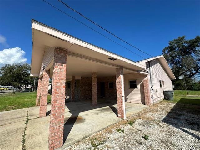 2611 PINEVIEW Street, Lake Charles, LA 70615