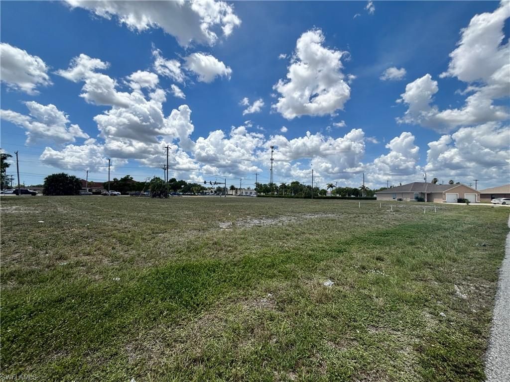 1204 SE 9th CT, CAPE CORAL, FL 33990 — photo 2