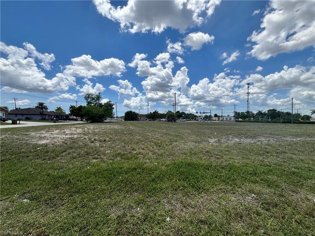 1204 SE 9th CT, CAPE CORAL, FL 33990 — photo 4