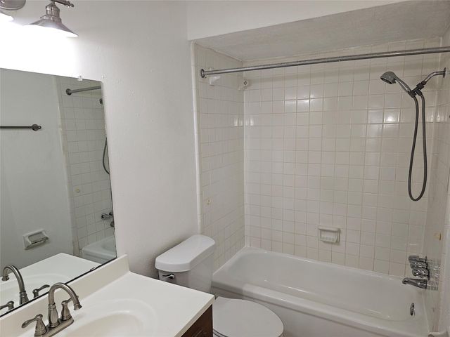 221 Palm Aire Drive, Friendswood, TX 77546